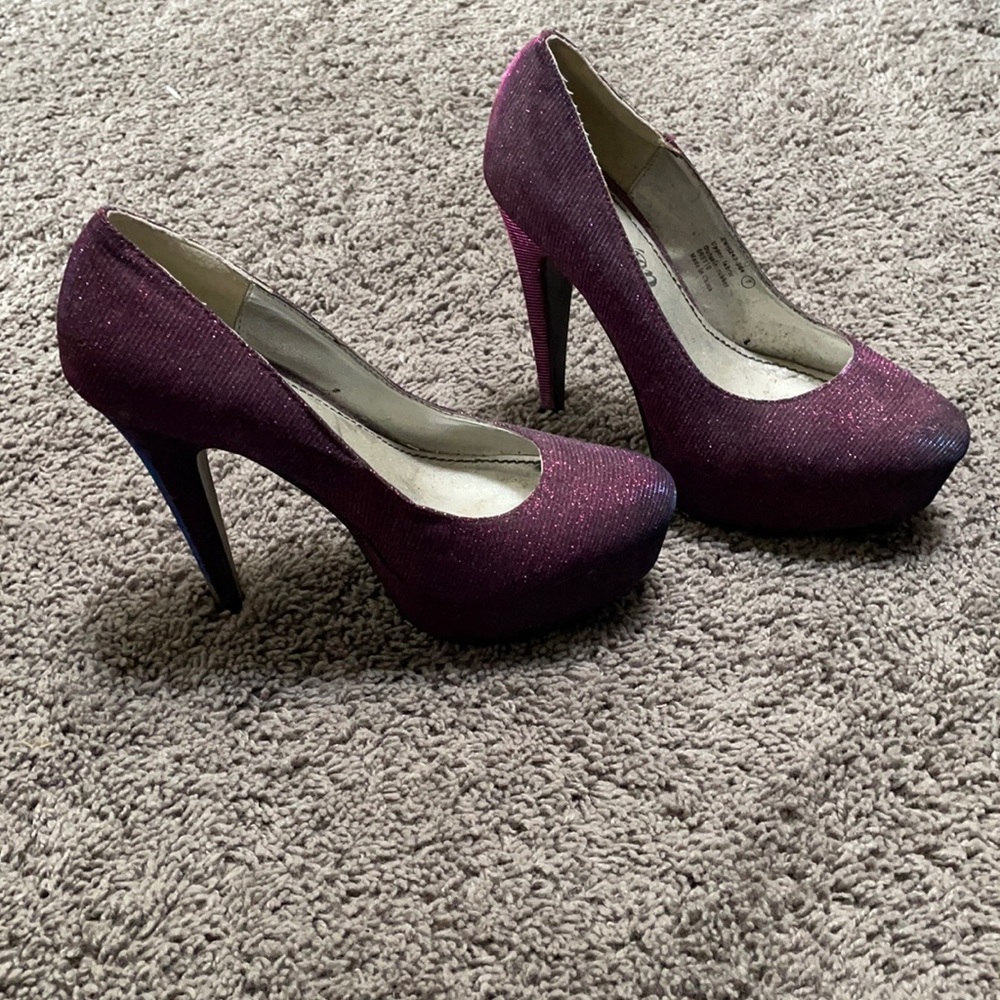 Dereon size 7 glitter heels